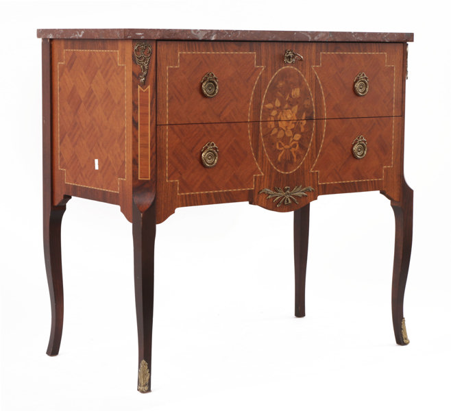 Byrå, gustaviansk stil, 1900-tal 