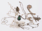 Parti silversmycken, mestadels halsband