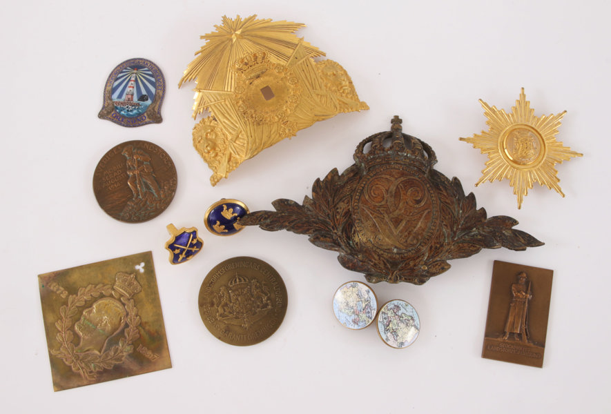 Parti medaljer, märken, m.m.