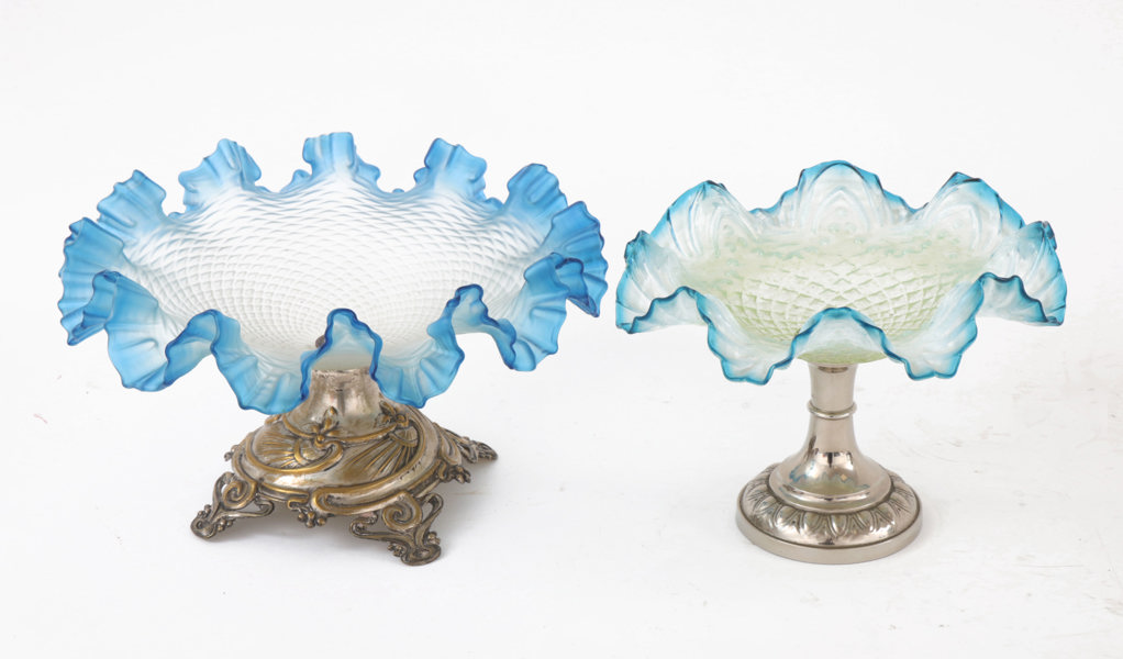 Skålar på fot 2st, tidigt 1900-tal