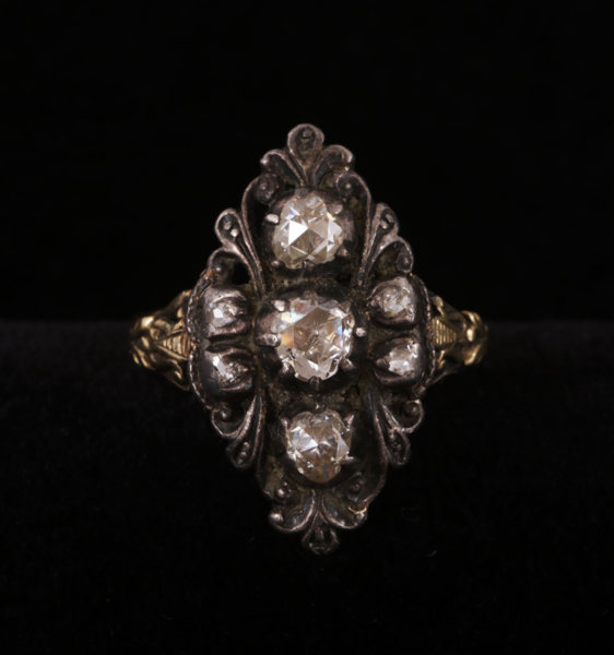 Ring i 18k, 1900-talets början