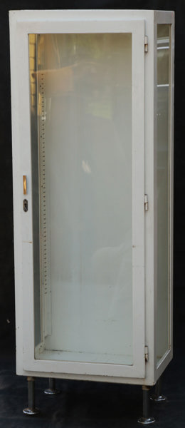 Läkarskåp, omkring 1900-talets mitt