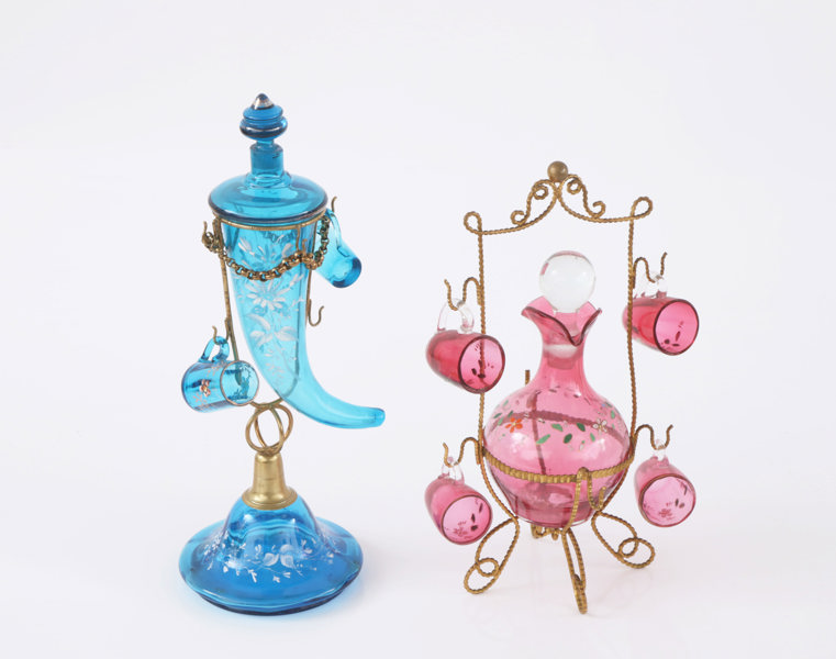 Bordskaraffer med glas 2st, omkring år 1900