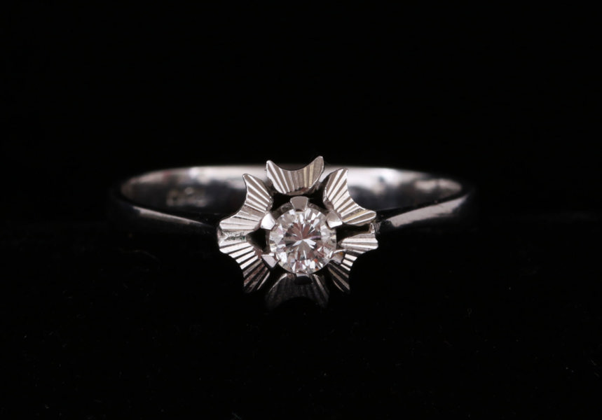 Enstensring i 18k vitguld