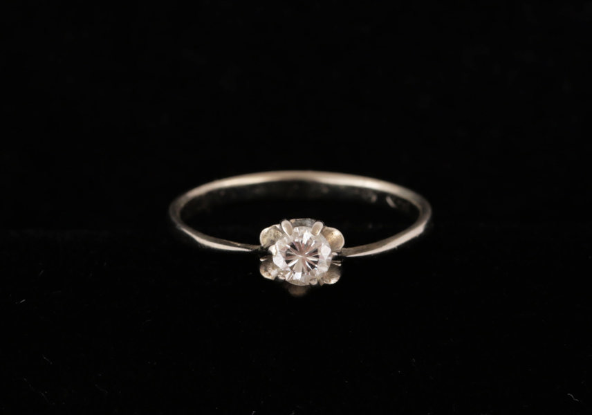 Enstensring i 18k vitguld