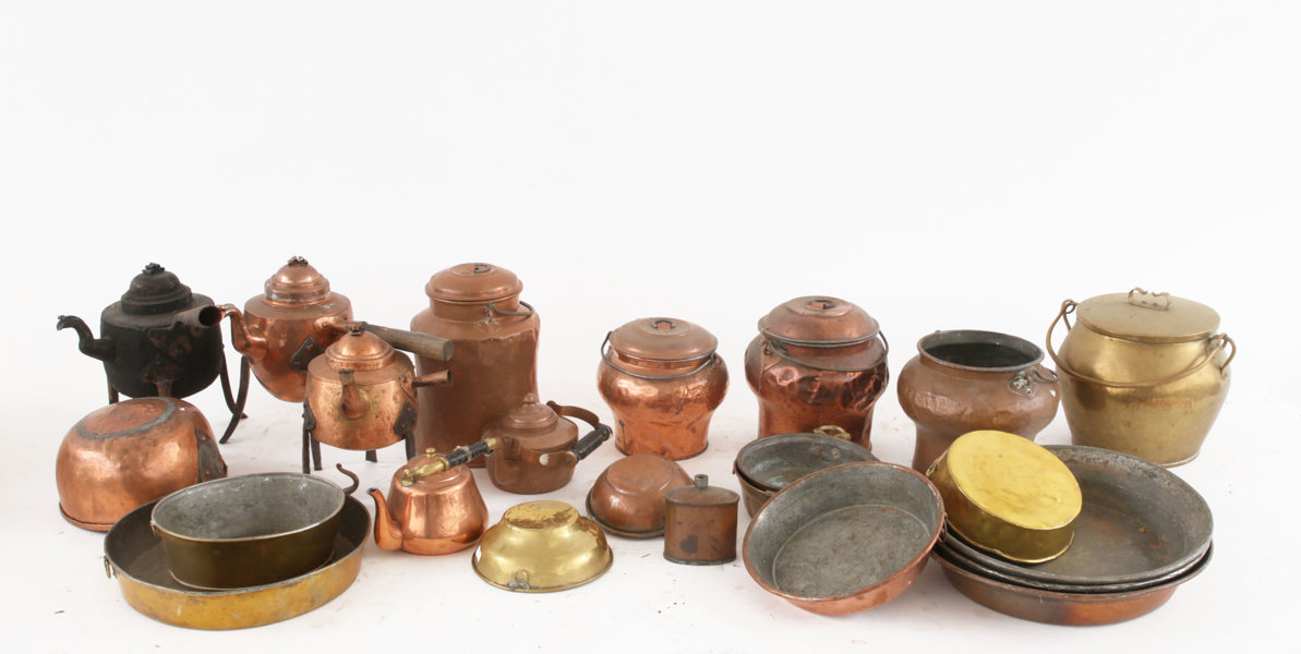 Parti koppar- och mässingsföremål, bl.a. 1800-tal