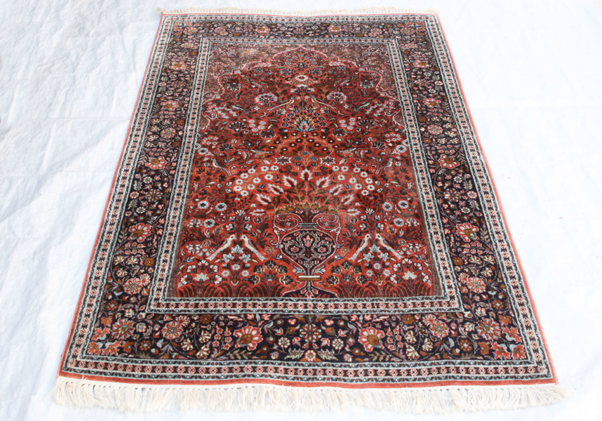 Handknuten matta, orientalisk