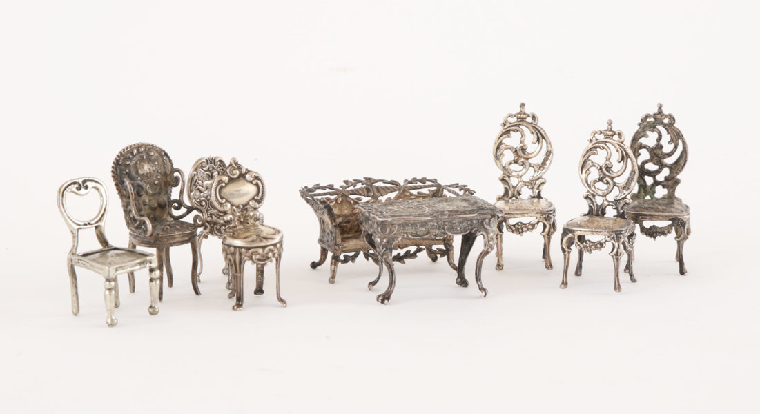 Dockskåpsmöbler i silver/sterlingsilver 9 delar, bl.a. England