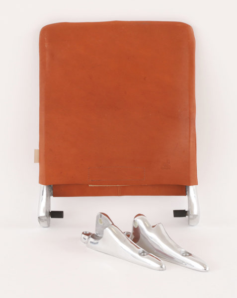 Stol för väggmontage, Kero