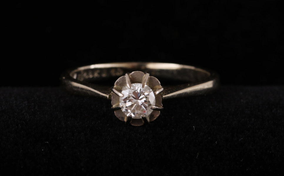 Enstensring i 18k vitguld, Gefab