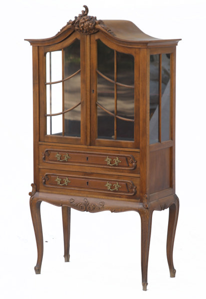 Vitrinskåp, rokokostil, 1900-tal