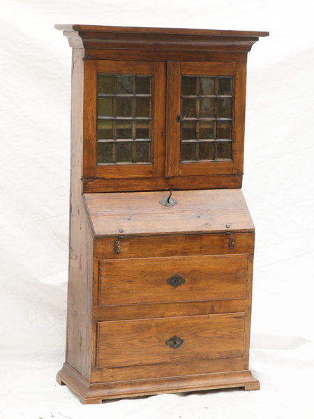 Skrivskåp med vitrin, 17/1800-tal