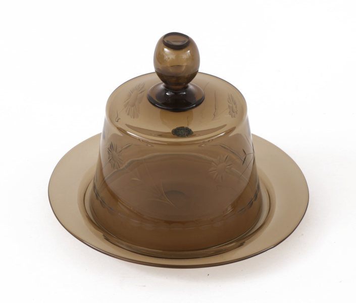 Ostkupa med underfat, 1900-talets första hälft