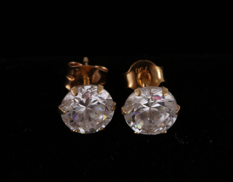 Örhängen ett par, 18k