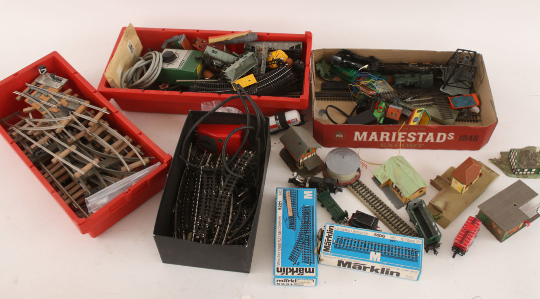 Parti tågdetaljer, bl.a. Fleischmann, Märklin