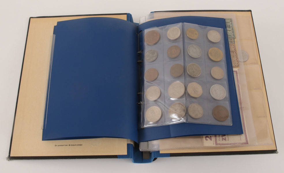 Parti utländska mynt och sedlar, bl.a. 1900-talets första hälft