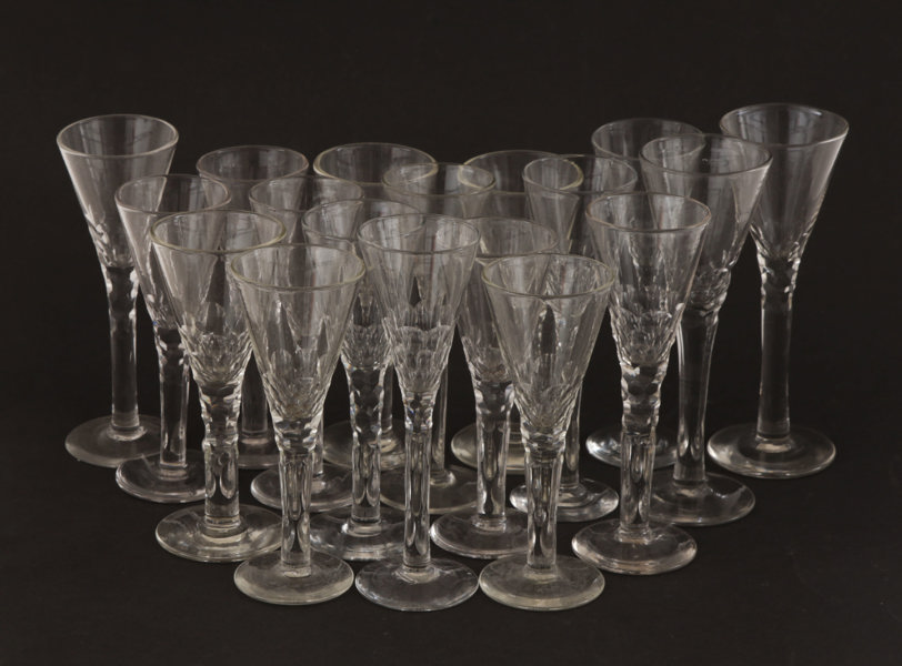 Snapsglas 18st, bl.a. Kosta