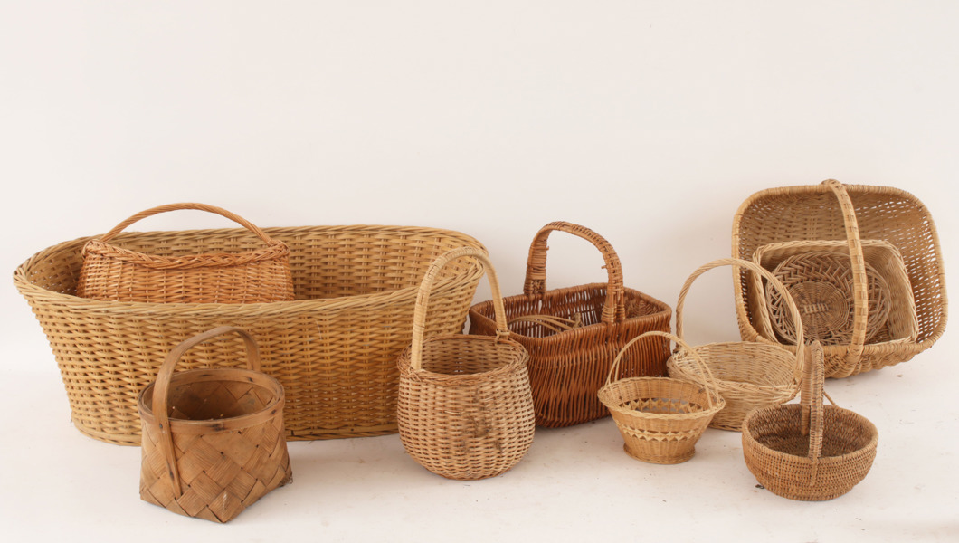 Flätade korgar 12st, bl.a. 1800-tal