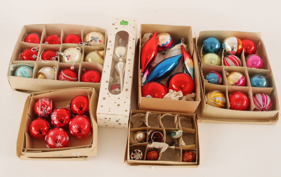 Parti julkulor och spiror, bl.a. 1900-talets första hälft