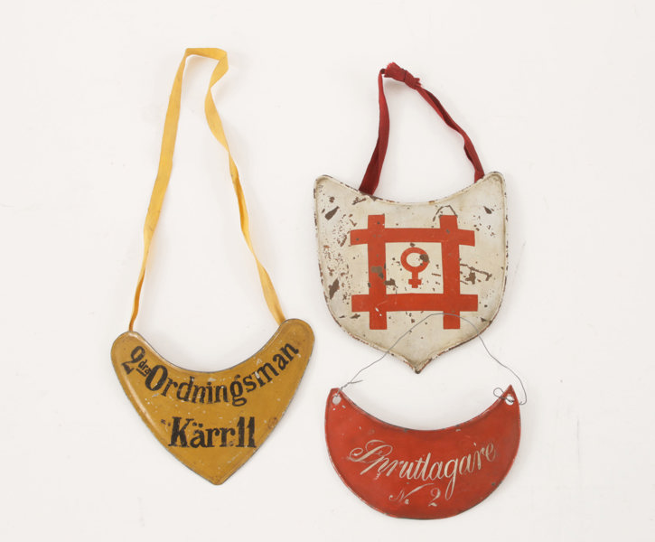 Halsplåtar 3st, Falu Brandkår, bl.a. daterad 1930