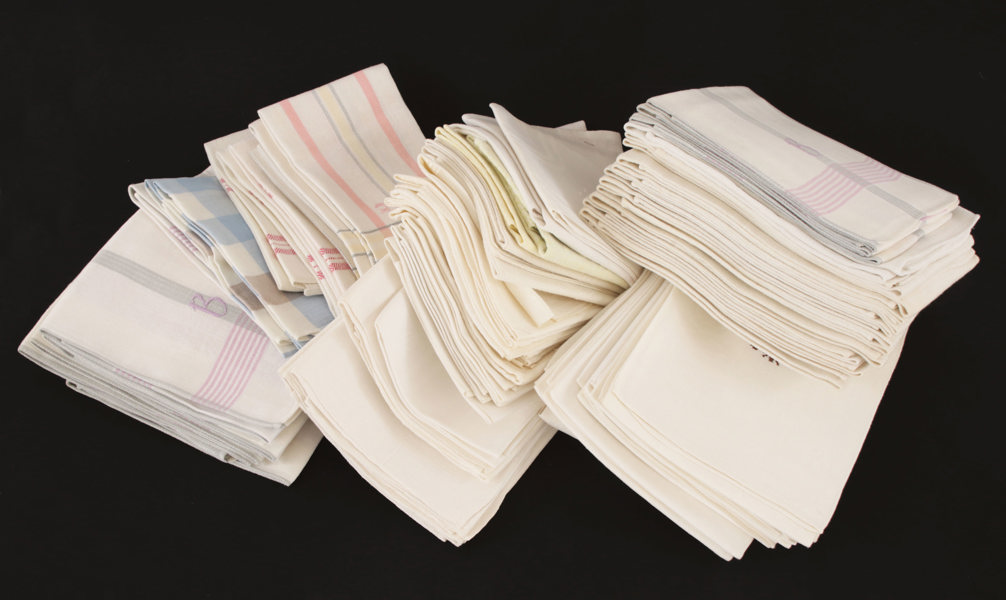 Parti handdukar och servetter, mestadels linne