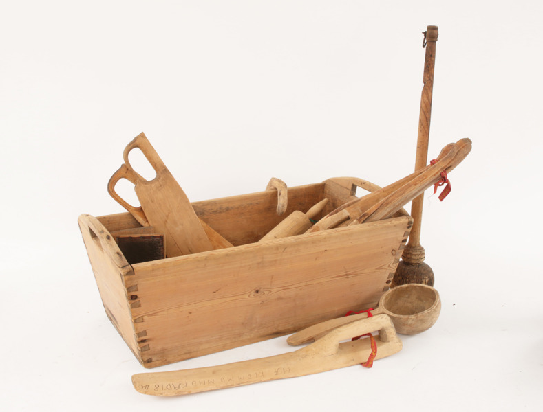 Parti allmogeföremål