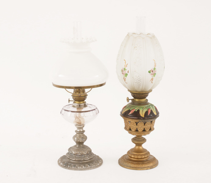 Bordsfotogenlampor 2st, omkring år 1900