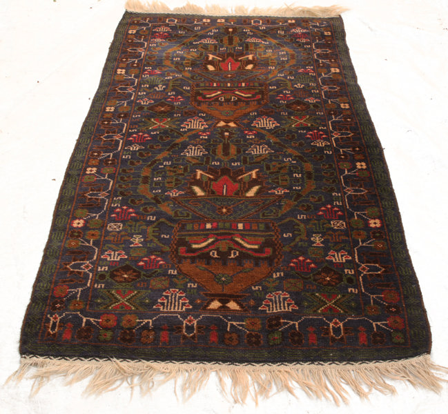 Handknuten matta, Belusch