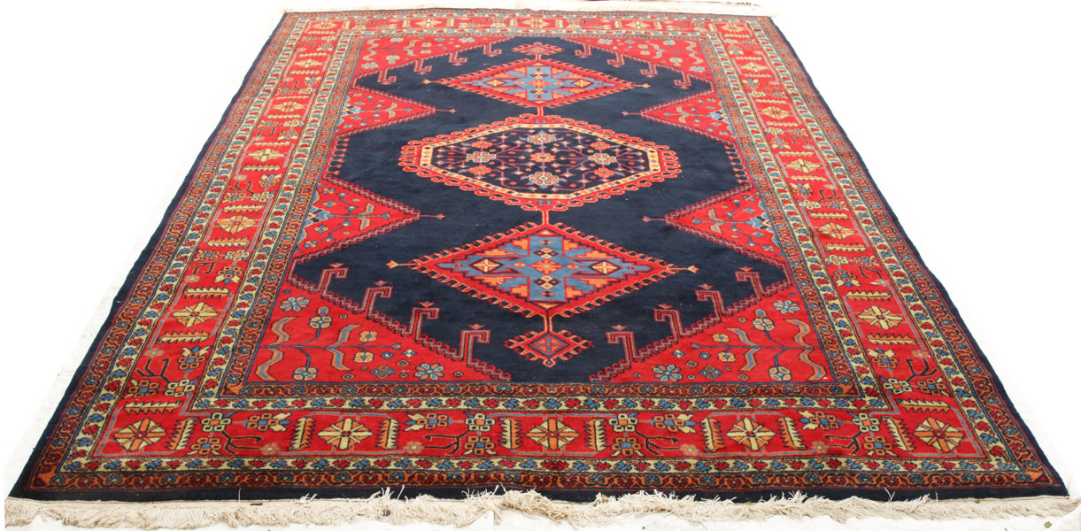 Handknuten matta, Karistan