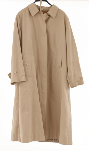 Trenchcoat, Burberrys, England