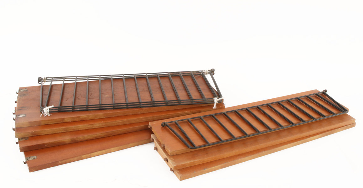 Vägghyllor 2st, bl.a. String, 1950/60-tal