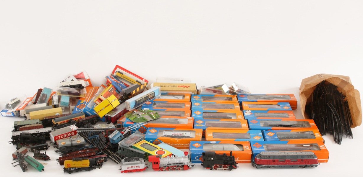 Parti tågdetaljer, bl.a. Roco, TT