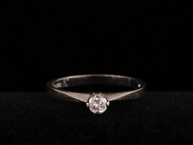 Enstensring i 18k vitguld