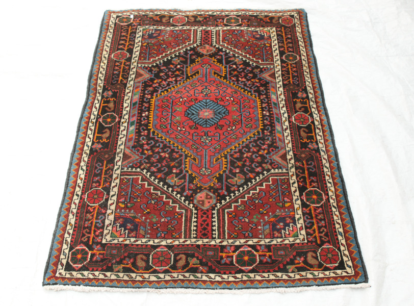 Handknuten matta, orientalisk