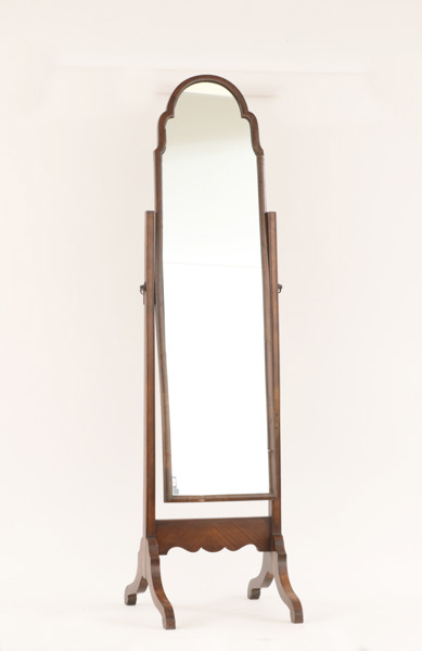 Golvspegel, rokokostil, 1900-talets första del