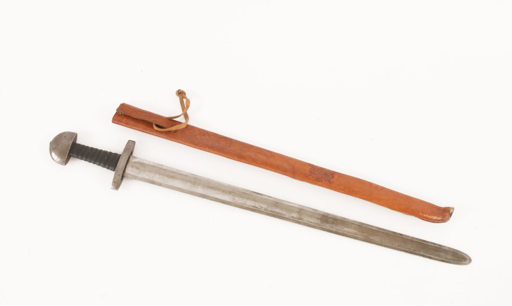 Svärd, efter förlaga från vikingatiden