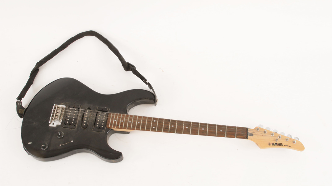 Elgitarr, Yamaha, ERG121