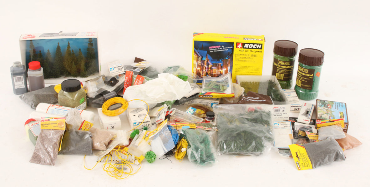 Parti tillbehör till järnvägsbygge, bl.a. Faller