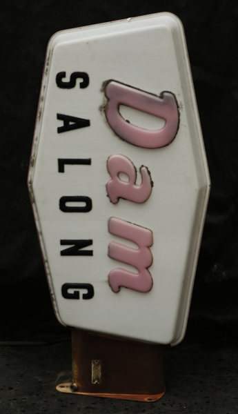 Fasadskylt, "Dam Salong", omkring 1900-talets mitt