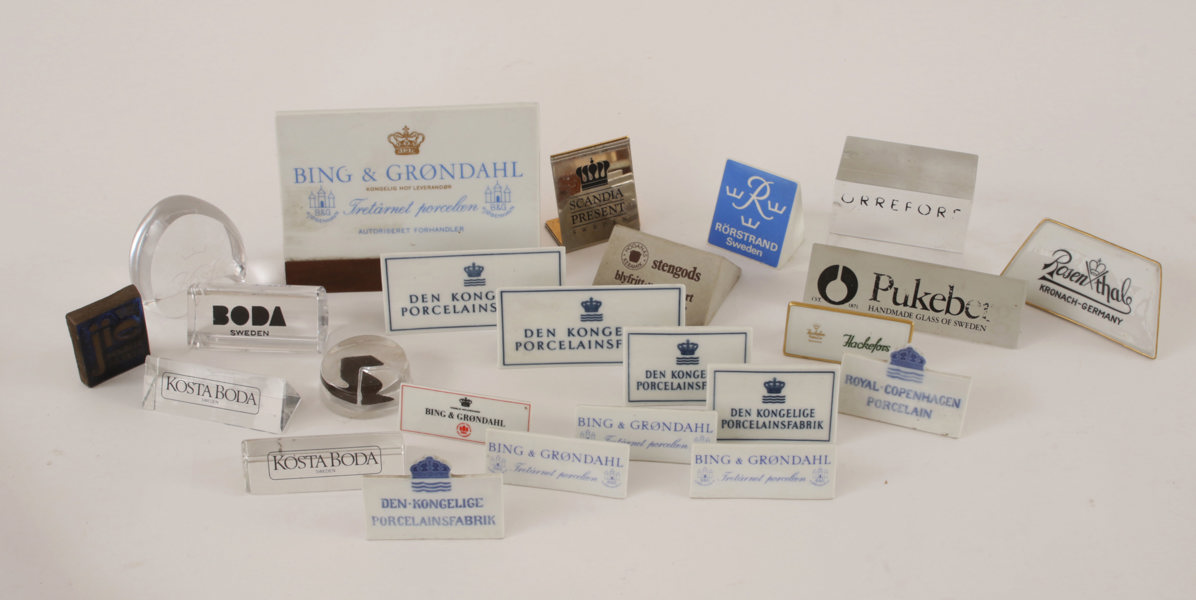 Samling butiksplaketter