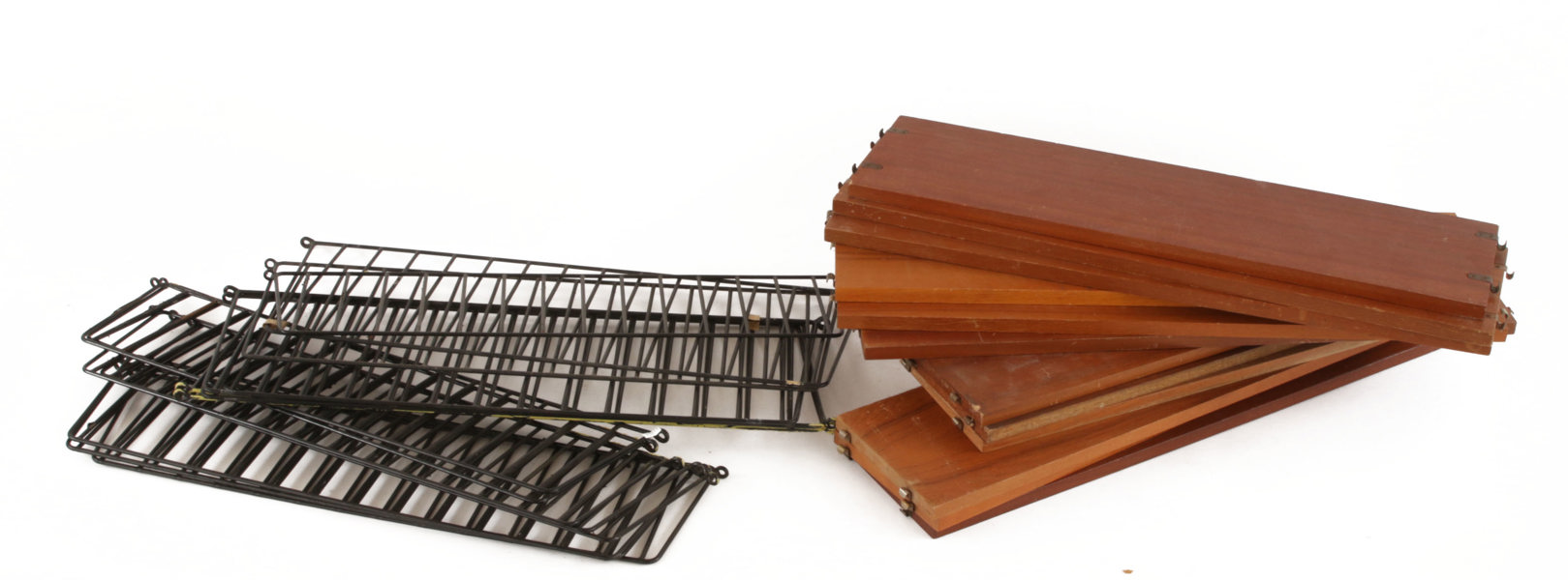 Delar till vägghylla, bl.a. String, 1950/60-tal