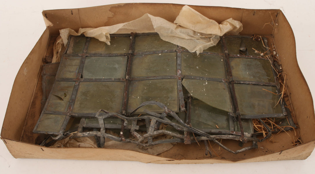 Fönsterglas med blyspröjs, 1700-tal