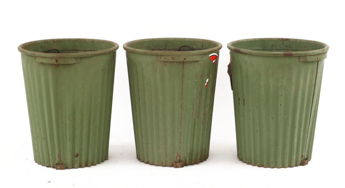 Papperskorgar 3st, omkring 1900-talets mitt