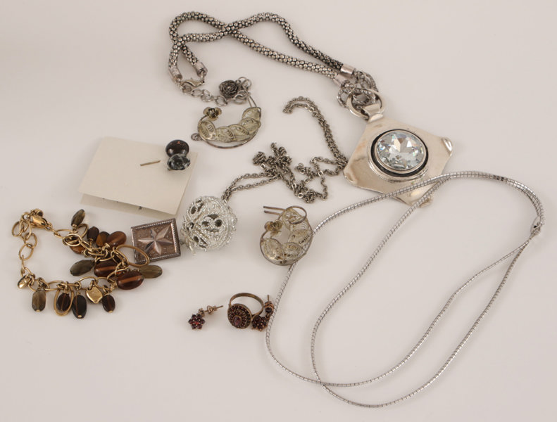 Parti smycken, bl.a. silver