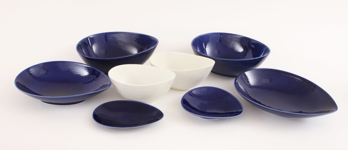 Serveringsfat och skålar 8 delar, "Blå Eld", Hertha Bengtsson för Rörstrand