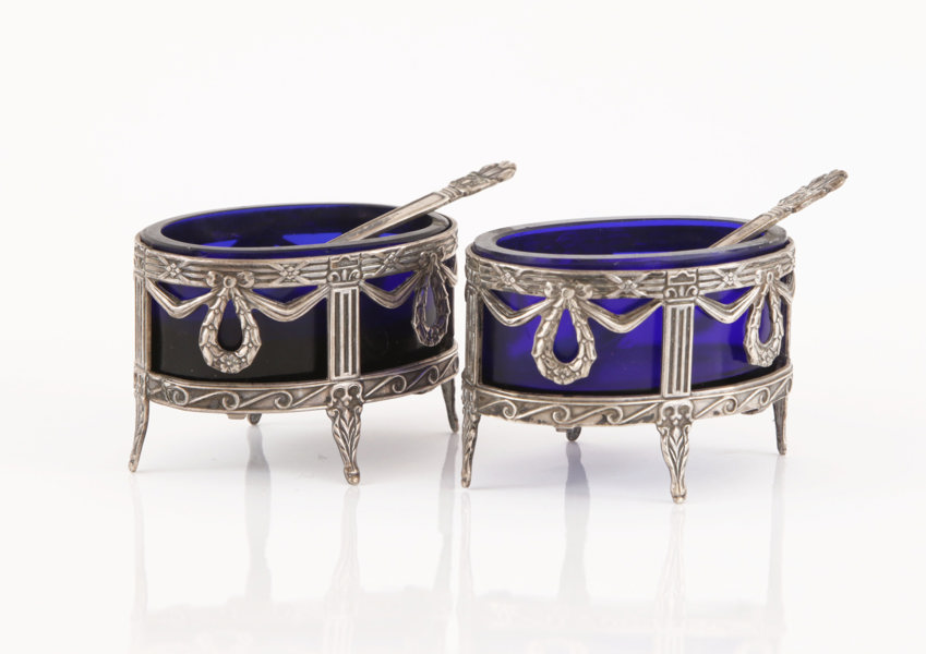 Saltkar ett par, silver, gustaviansk stil, 1900-tal