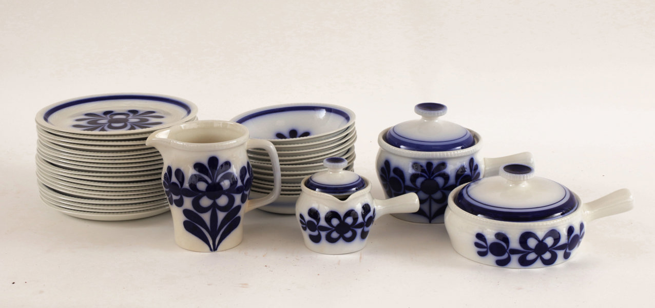 Matservisdelar, "Blå blom", UE-Gefle