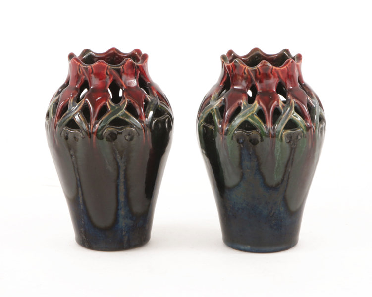 Vaser ett par, jugend, 1900-talets början