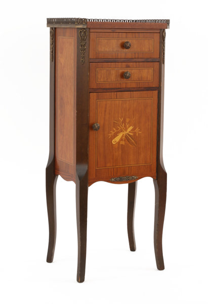 Nattduksbord, Louis XVI stil, 1900-tal