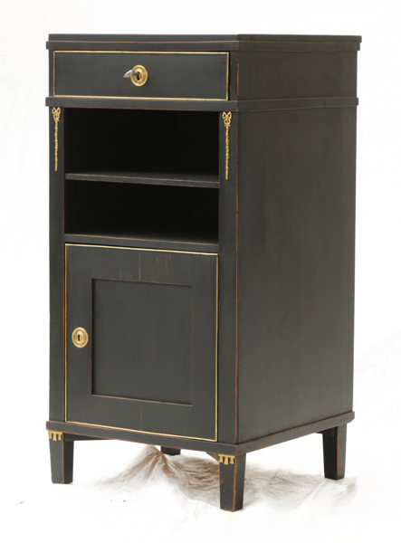 Skåp, gustaviansk stil, tidigt 1900-tal